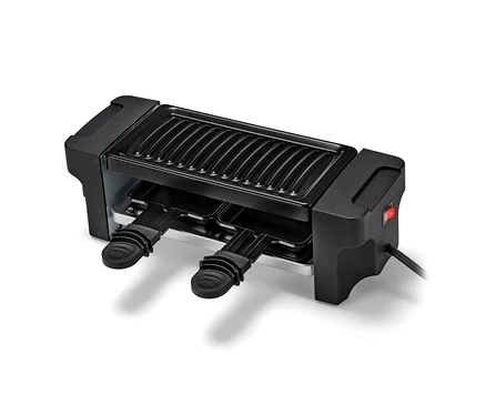 Černý raclette gril pro 2 osoby s nepřilnavým povrchem a dvěma pánvičkami.