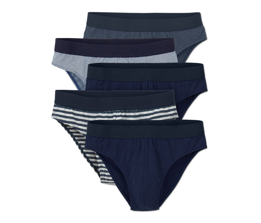 Pětery slipy v různých barvách.