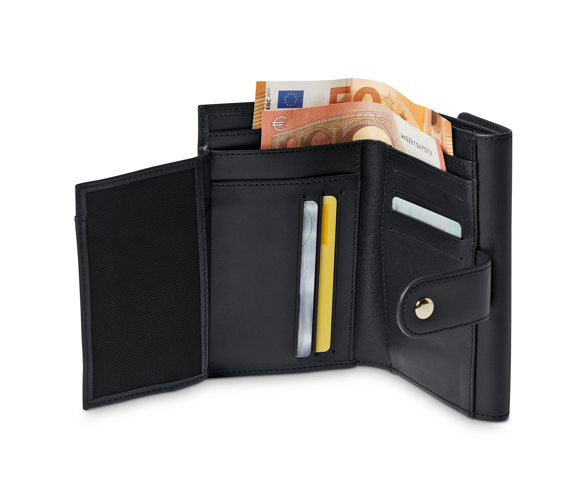 Otevřená kožená peněženka s bankovkami a kartami.
