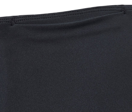 Detail sportovních legín, duhová reflexní.