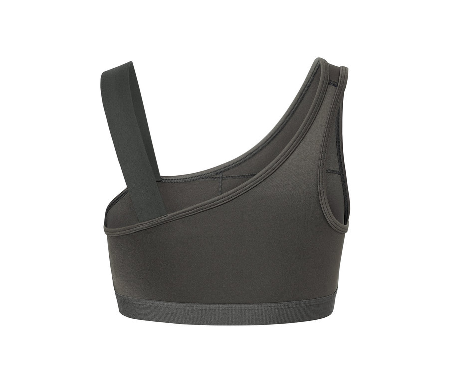 Detailní záběr sportovní podprsenky.