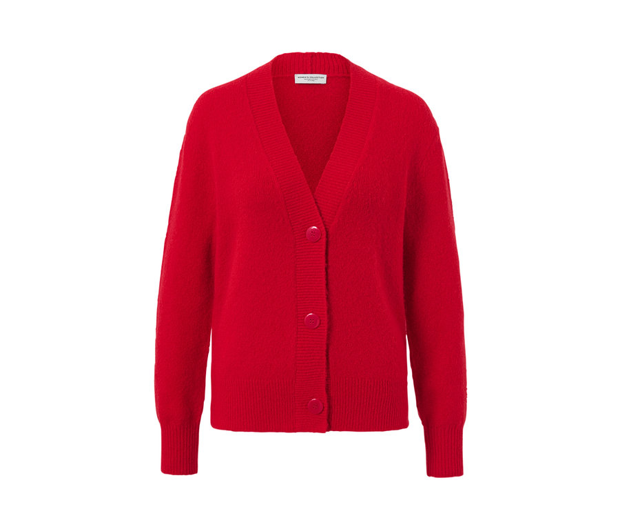 Červený pletený svetr s výstřihem do V a knoflíky.