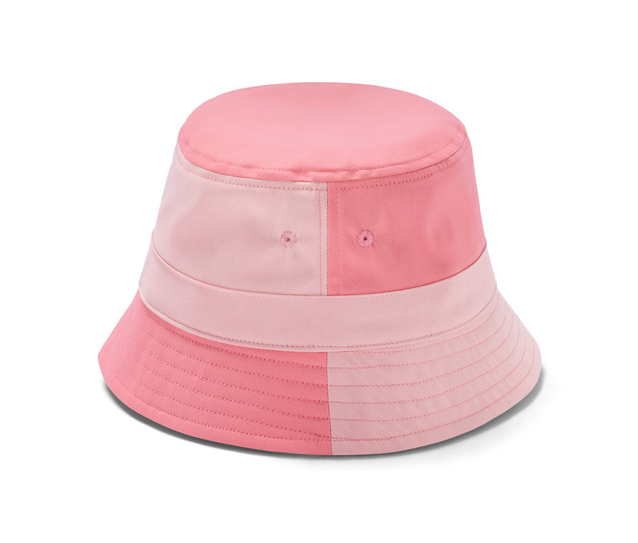 Růžový trekingový klobouk.