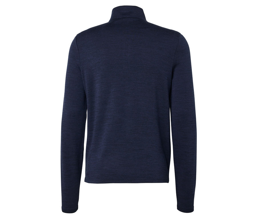 Zadní pohled na tmavě modrý svetr s rolákem.