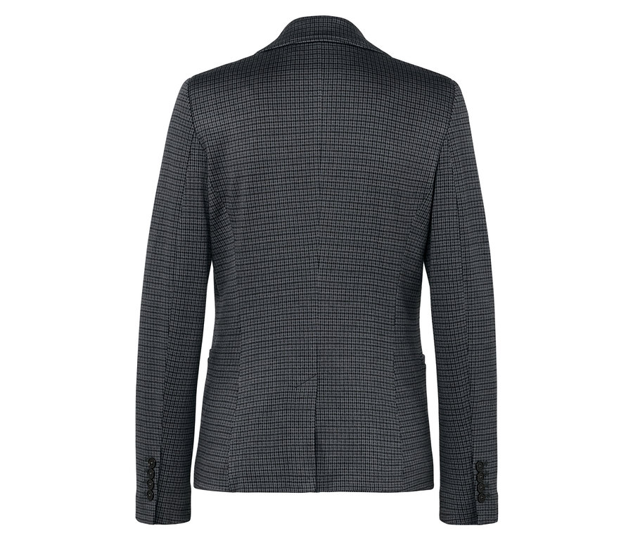 Detail zadní strany kostkovaného saka.
