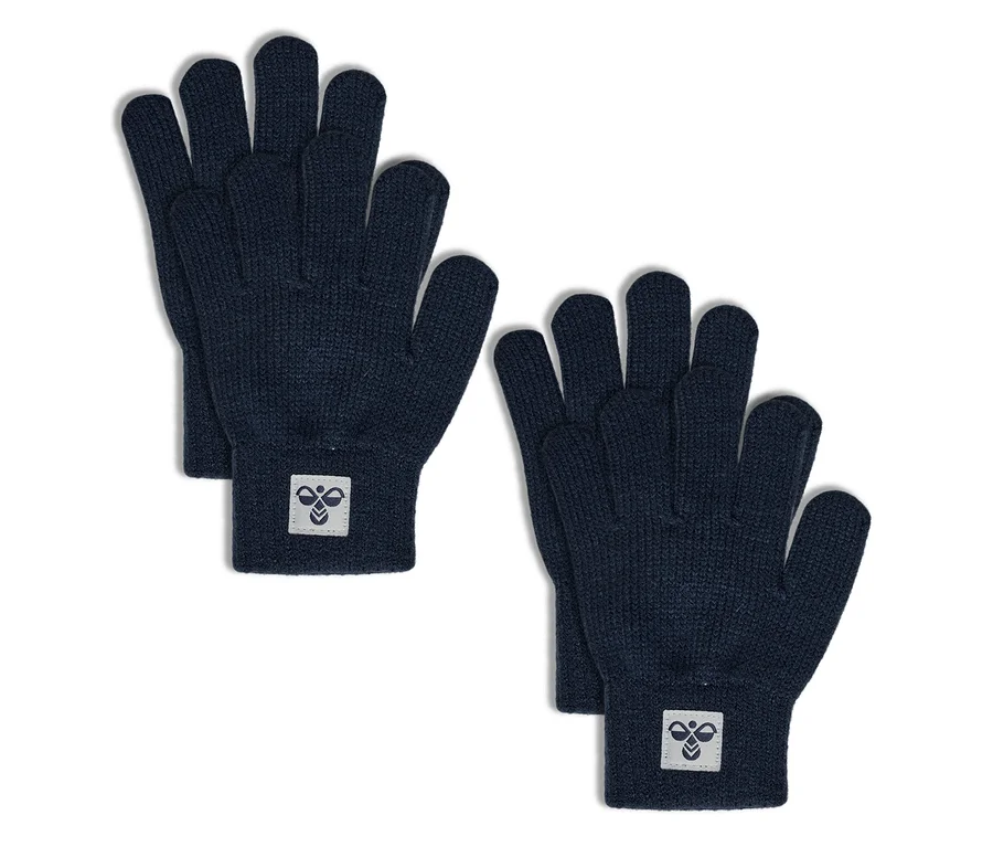Dva páry modrých pletených rukavic hummel® HMLJR Knit Gloves 2P s nášivkou loga na manžetách.