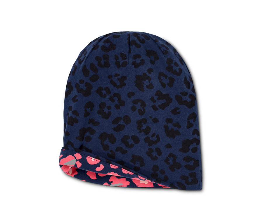 Tmavě modrá oboustranná čepice s černým zvířecím potiskem a ohrnutým lemem s růžovým potiskem.