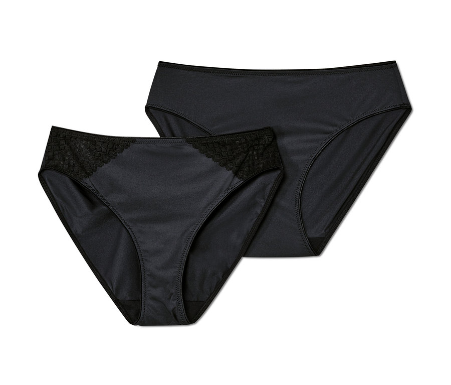 Dvoje černé kalhotky.