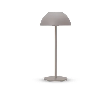 Šedá lampa na bílém pozadí.
