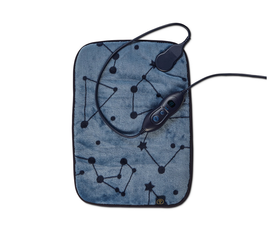 Modrá elektrická poduška, malá, s potiskem souhvězdí a ovládacím panelem.