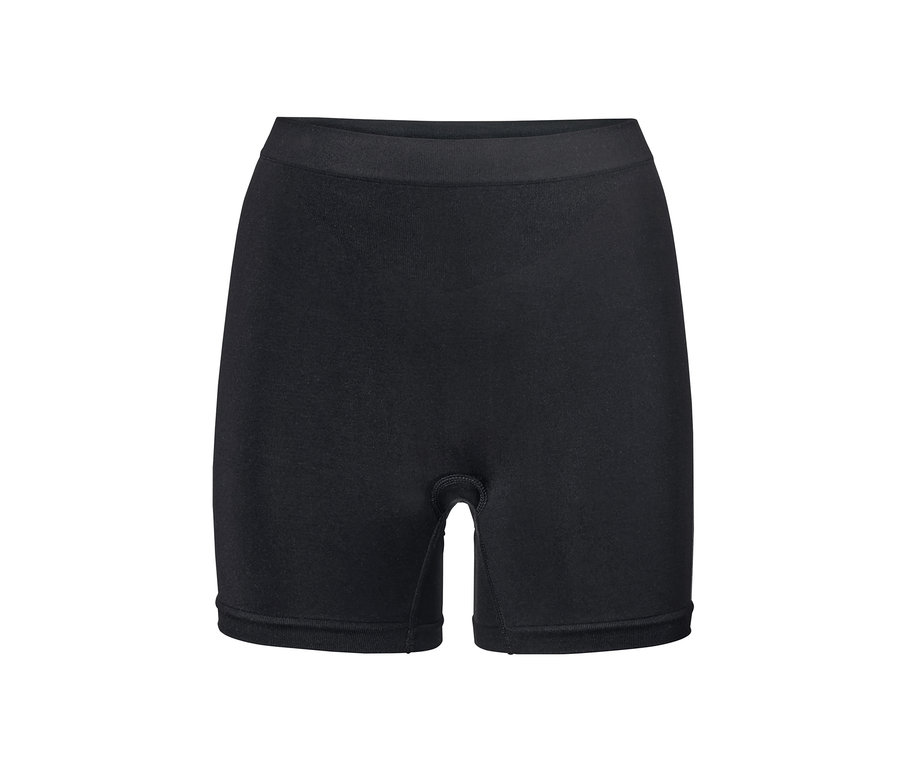 Černé cyklistické šortky.
