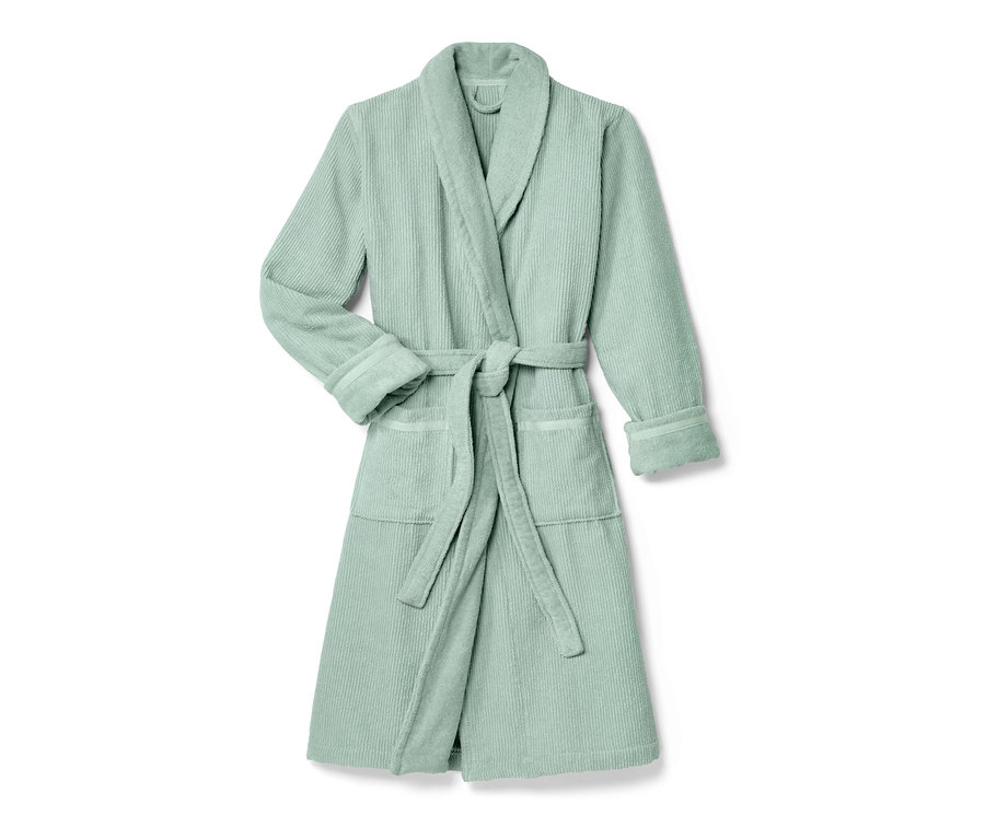Dámský župan světle zelené barvy s páskem.