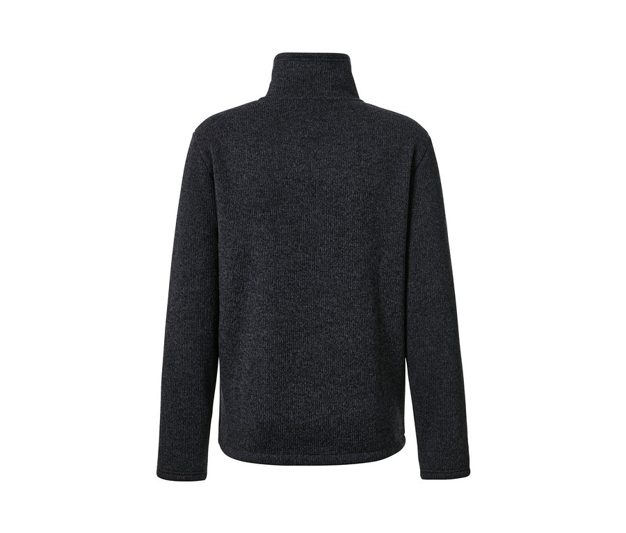 Detailní pohled na termo bundu z pleteného fleecu.