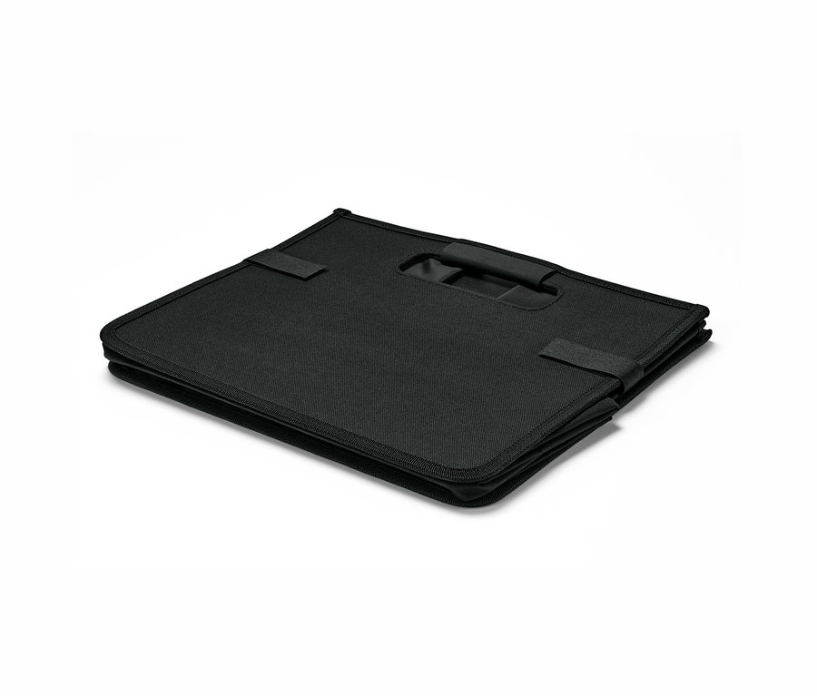 Černý skládací box do auta.