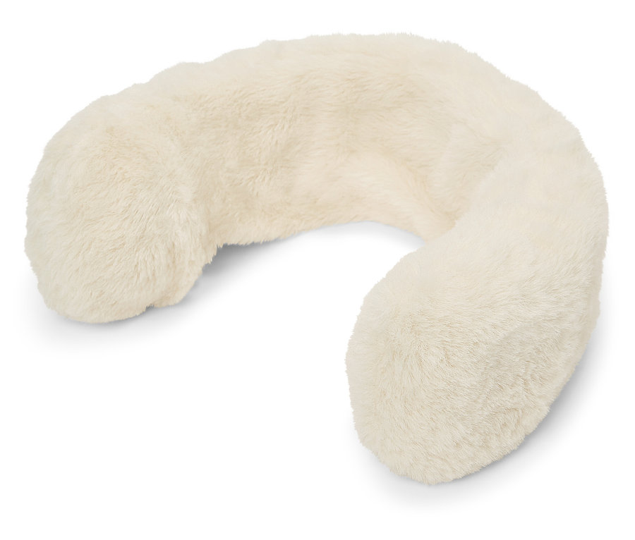 Krémový cestovní polštář ve tvaru písmene U.