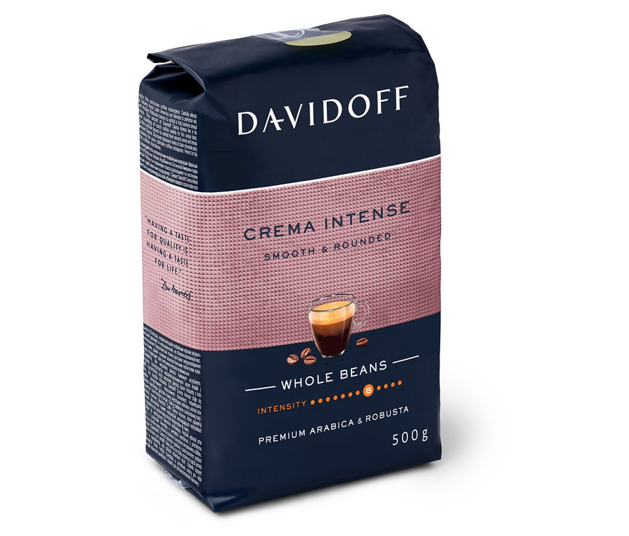 Balení kávy Davidoff Crema Intense Whole Beans stojí na bílém pozadí.