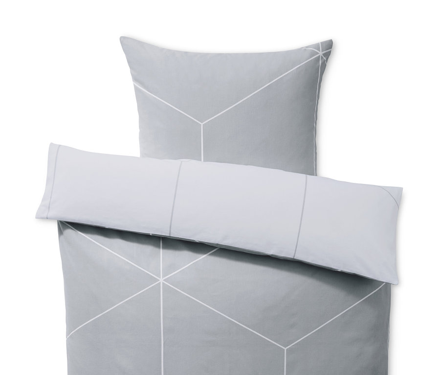 Šedé oboustranné flanelové povlečení standardní velikosti s geometrickým vzorem.