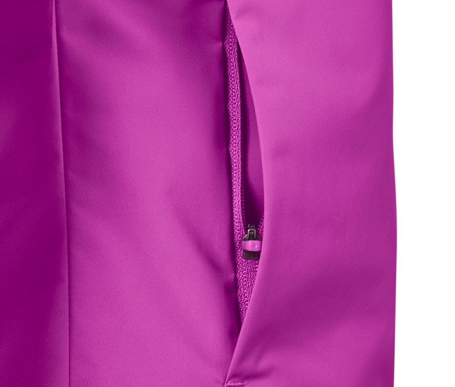 Detail neonově malinové větruvzdorné běžecké bundy s kapsou na zip.