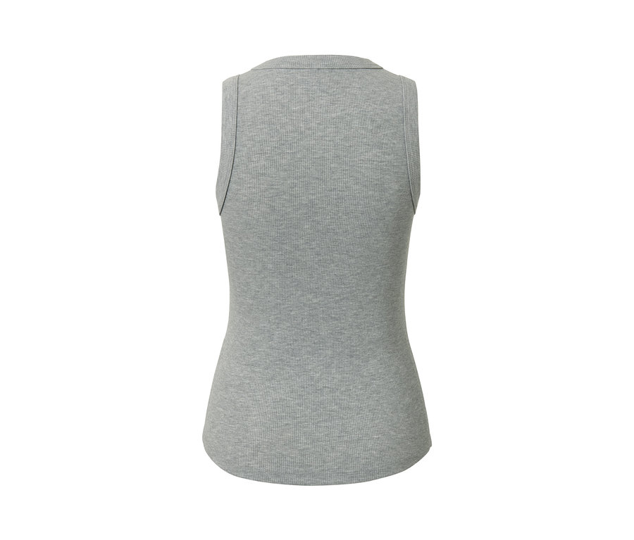 Detailní pohled zezadu na sportovní top světle šedé barvy s melírem.