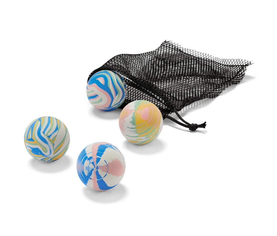 Sada hopíků a černá síťovaná taška.