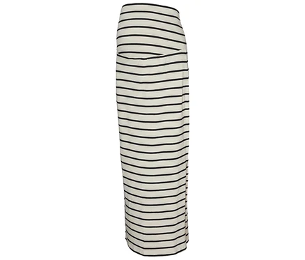 Obrázek zobrazuje sukni MAMALICIOUS MLEVA YD JRS MAXI SKIRT NOOS s černými pruhy na bílém pozadí.