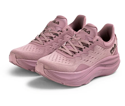 Dva dámské tenisky FILA Retron v barvě mauve shadow stojí vedle sebe.
