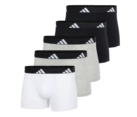Pět boxerek adidas Active Flex Cotton v bílé, šedé a černé barvě, rozložených a naskládaných. Každé mají černý pas s bílými třípruhovými logy adidas.