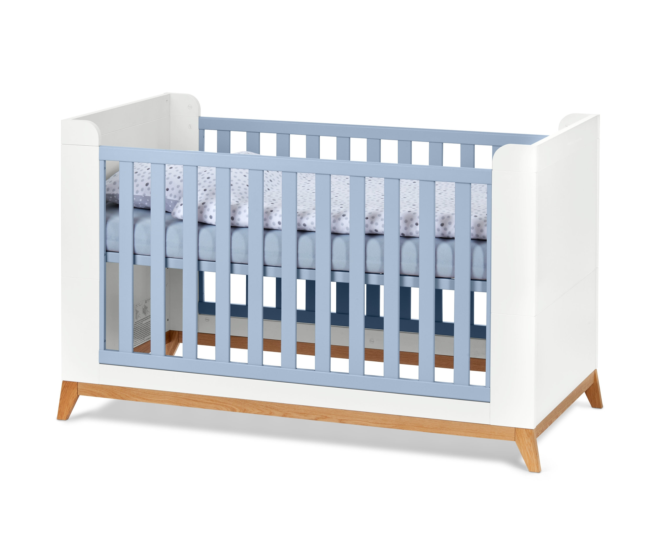 Modrá postel pro miminka a malé děti.