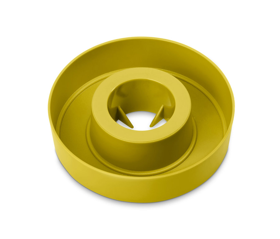 Žlutá miska na klíčení avokáda.