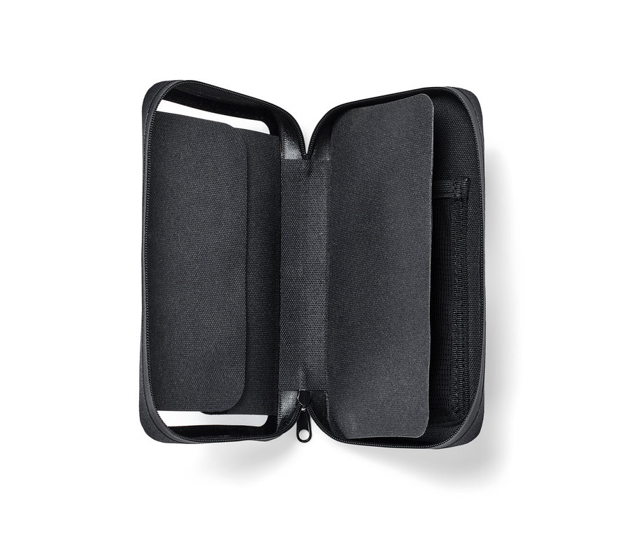 Otevřené černé pouzdro na smartphone 2 v 1.