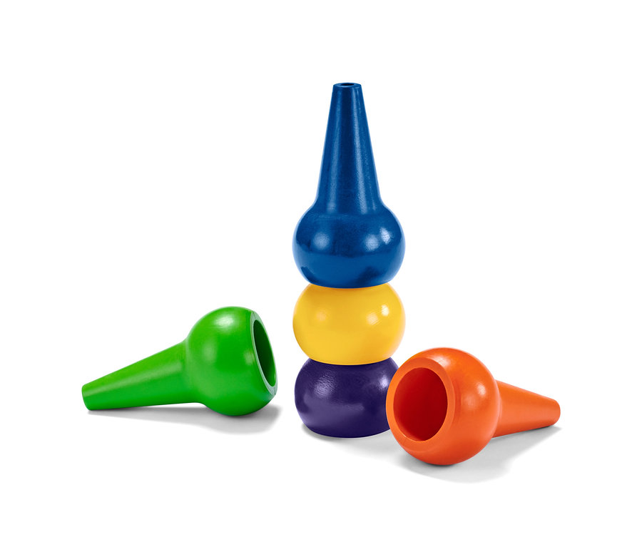 Na bílém pozadí jsou voskové pastelky (5 ks) naskládané a položené.