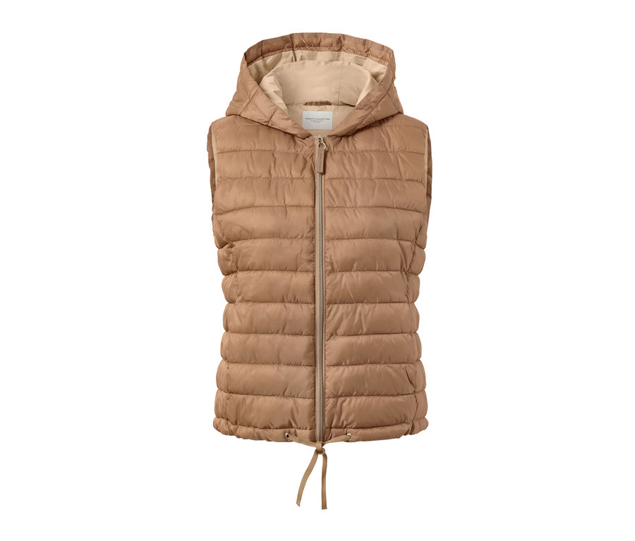 Hnědá prošívaná vesta s kapucí.
