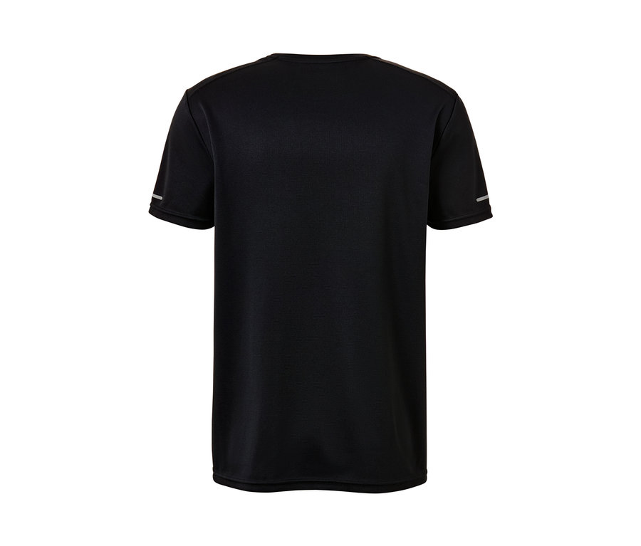 Černé funkční triko zblízka.