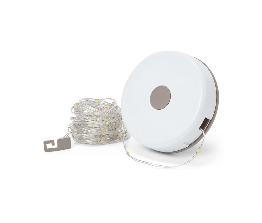 Srolovaný kempingový světelný řetěz 2 v 1 s navijákem.