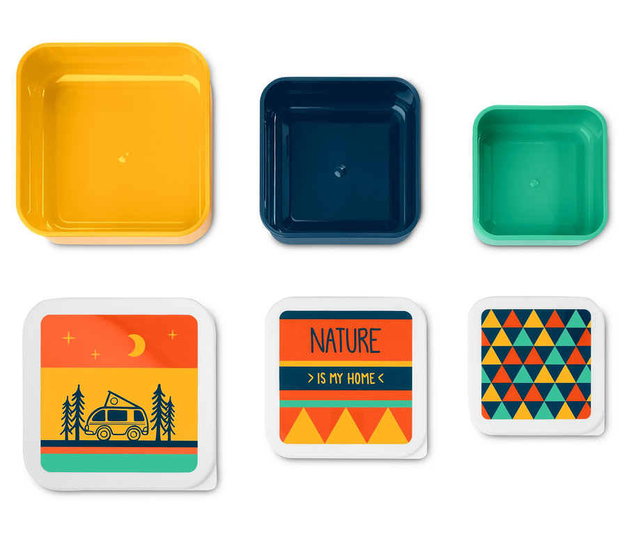 Žlutá, tmavě modrá a zelená dóza na svačinu a víka s potiskem.