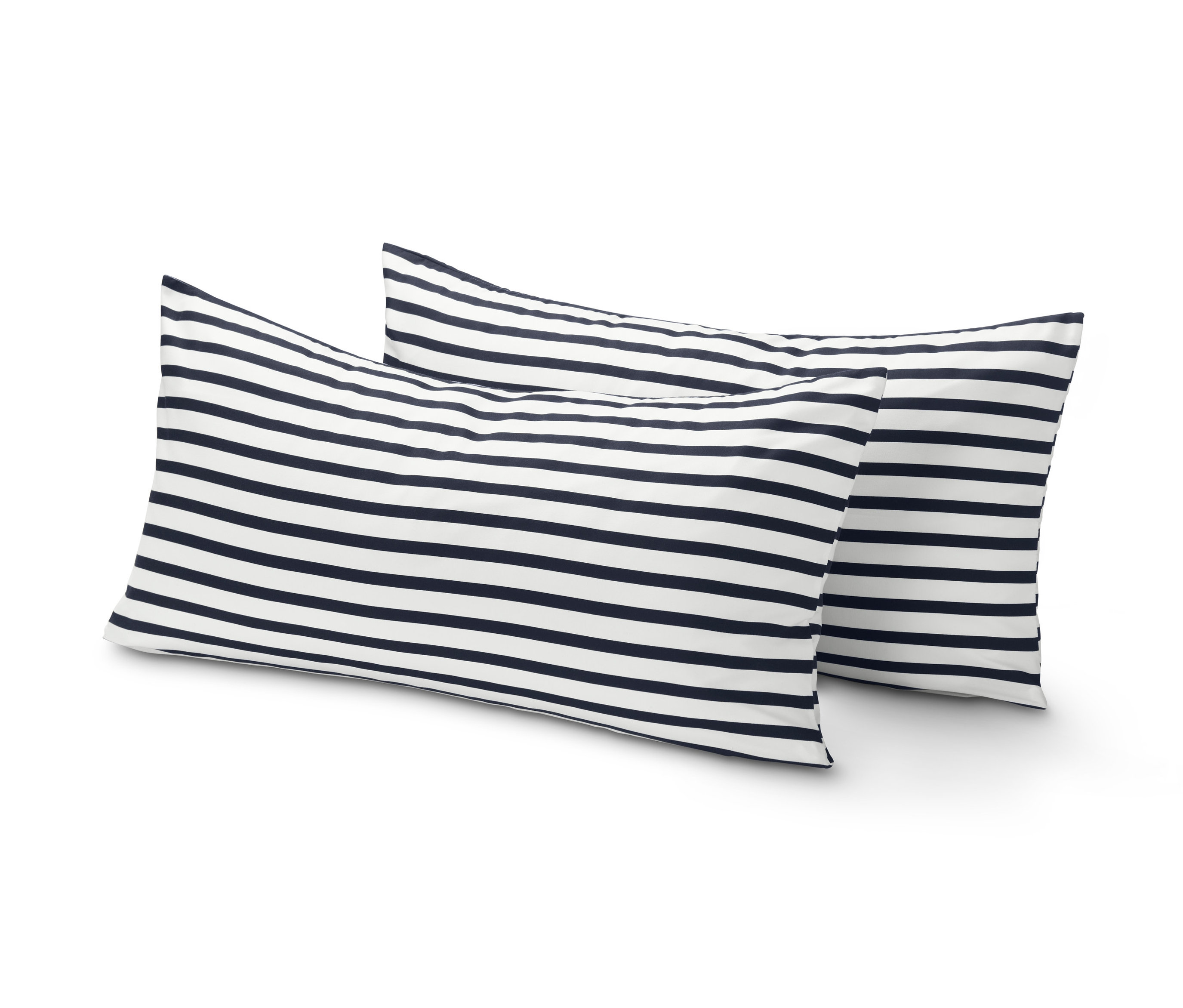 Dva pruhované povlaky na polštáře z mikrovlákna.