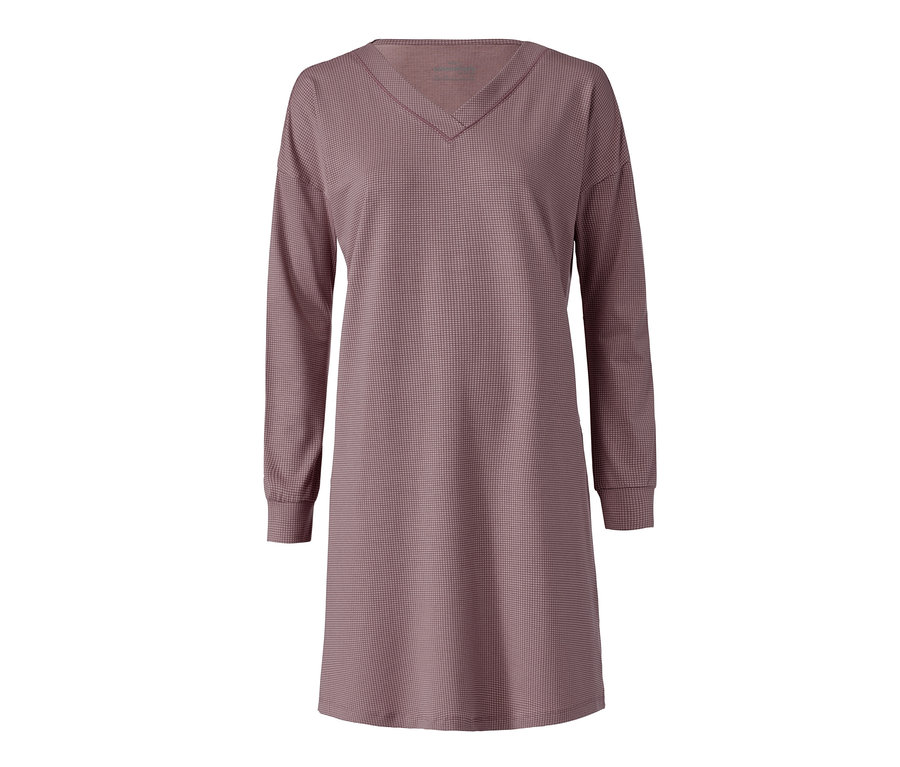 Dlouhé noční košile s véčkovým výstřihem a kostkovaným vzorem.