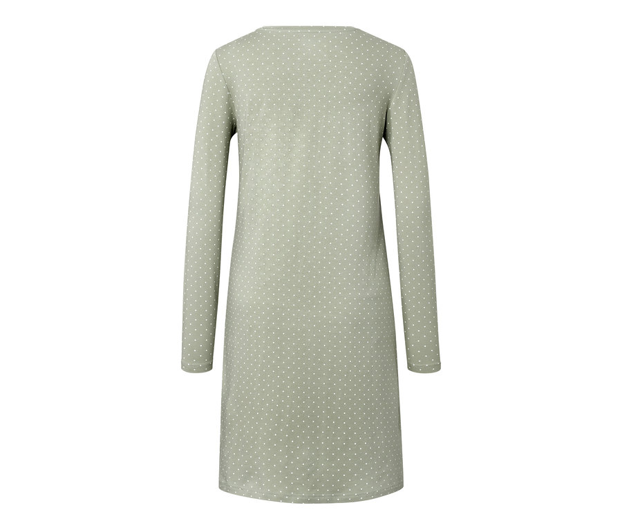 Zadní pohled na noční košili světle zelené barvy s bílými puntíky.