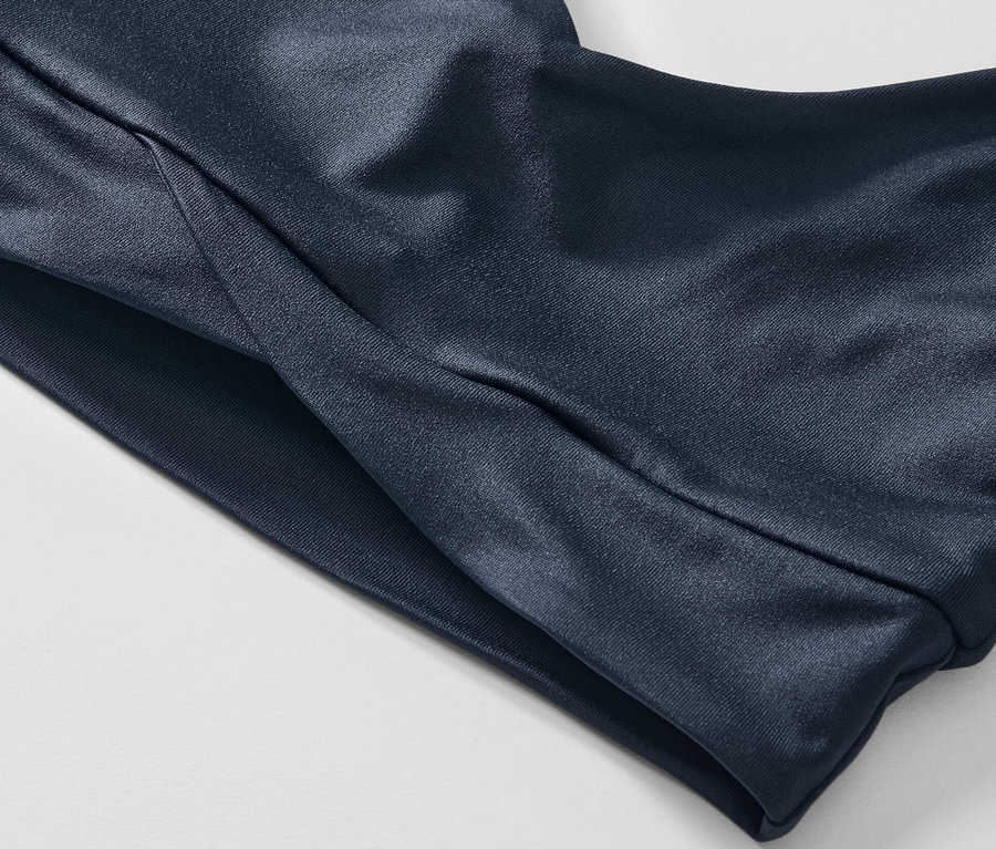 Detail sportovní podprsenky, námořnická modrá.