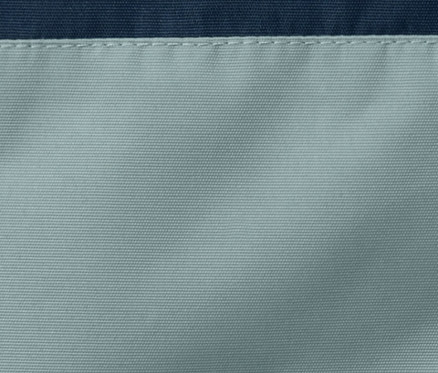 Detail dětské outdoorové a snowboardové bundy.