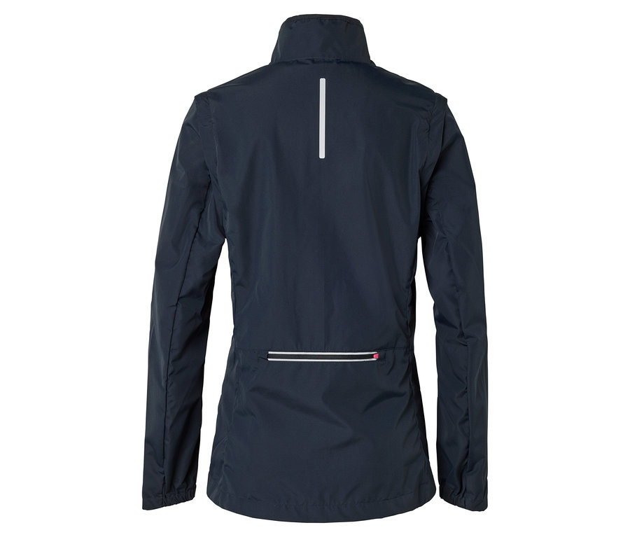 Tmavě modrá bunda zezadu s reflexním pruhem v horní části zad a reflexními detaily na kapse.