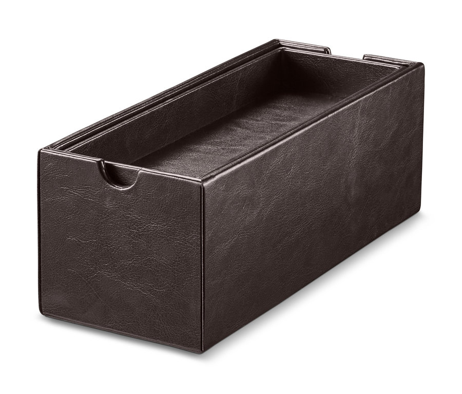 Hnědá kožená krabička na hodinky.