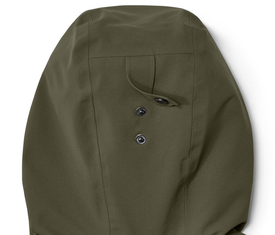 Detail kapuce outdoorové bundy.