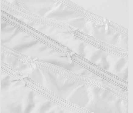 Detail bílých kalhotek, 5 ks.