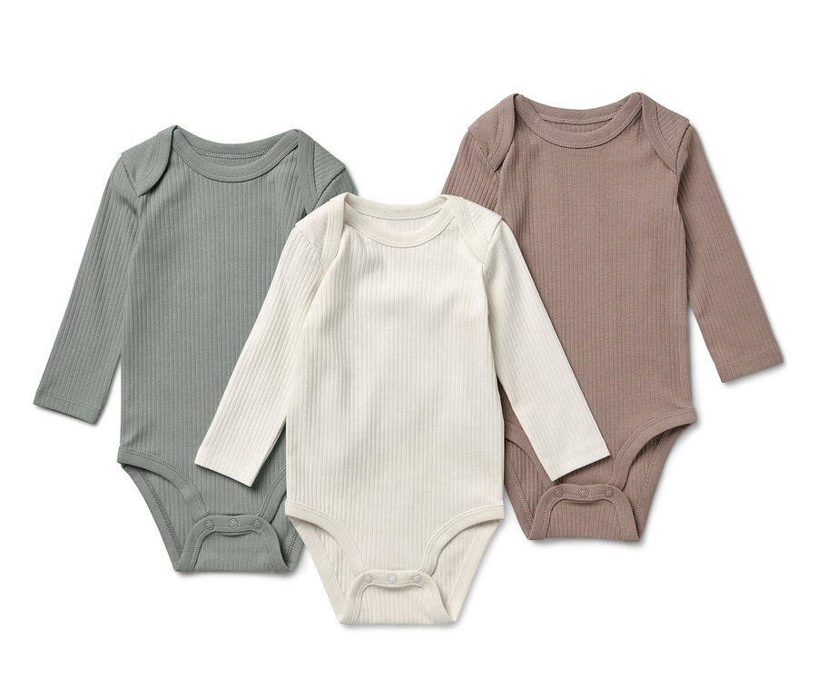 Tři žebrovaná body s dlouhým rukávem pro miminka v zelené, krémové a hnědé barvě.