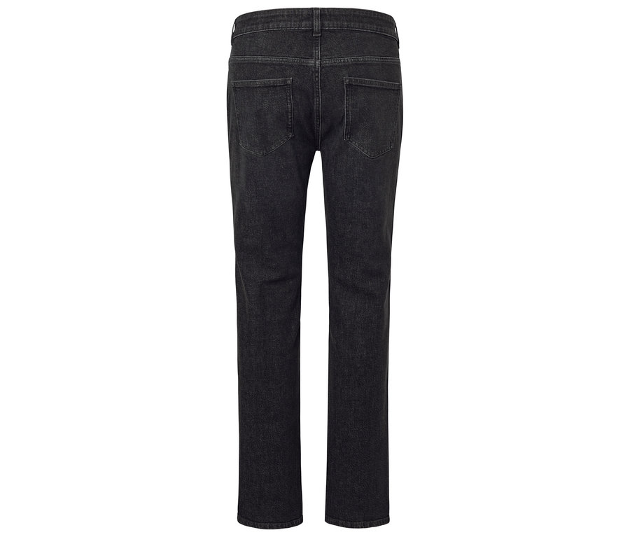 Černé džíny zezadu.