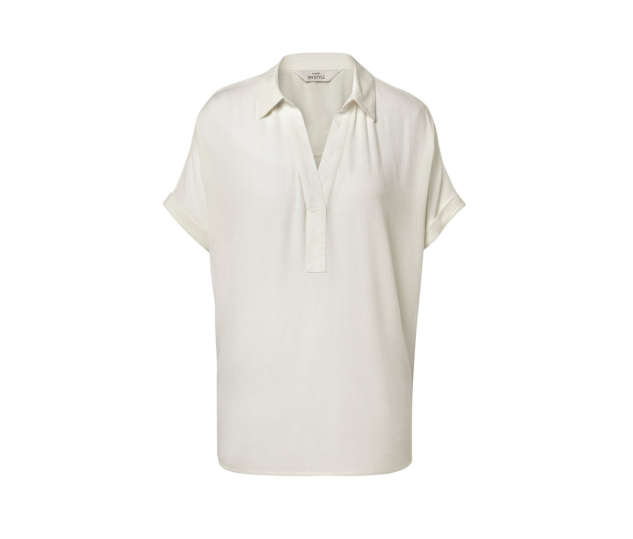 Krémově bílá halenka s krátkými rukávy.