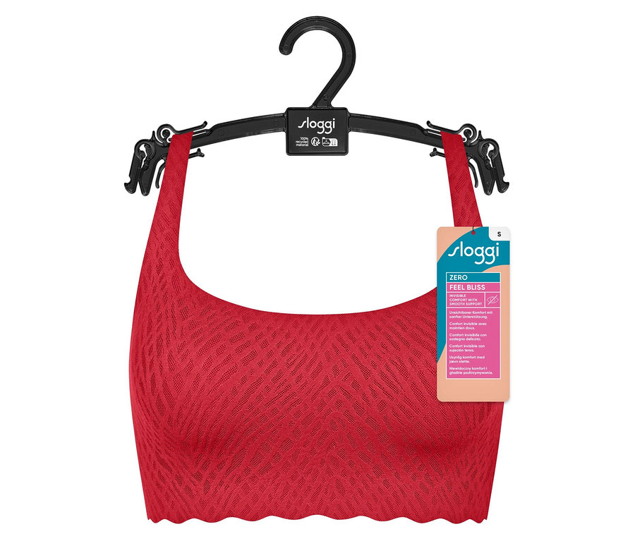 Červený top sloggi ZERO Feel Bliss Festive Top visí na černém ramínku.