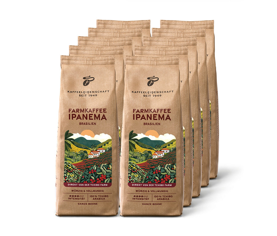 Deset hnědých balení zrnkové kávy Farmkaffee Ipanema s ilustrací kávové farmy.