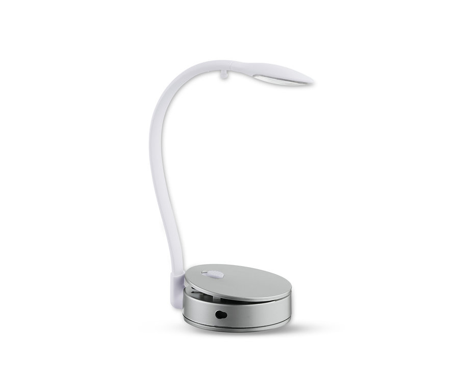Bílá LED lampička na čtení se stříbrnou základnou.